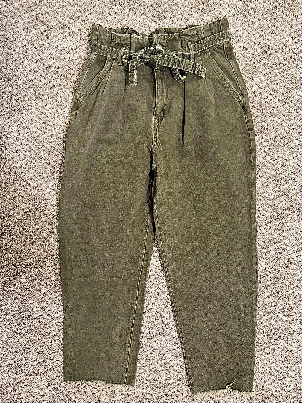 Abercrombie & Fitch A&F Mom Jean Paperbag Waist Olive Straight Leg Pants